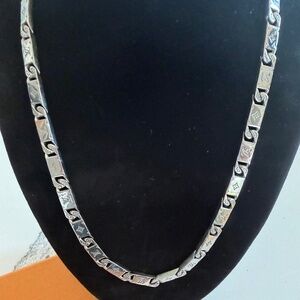 Louis Vuitton tied up necklace